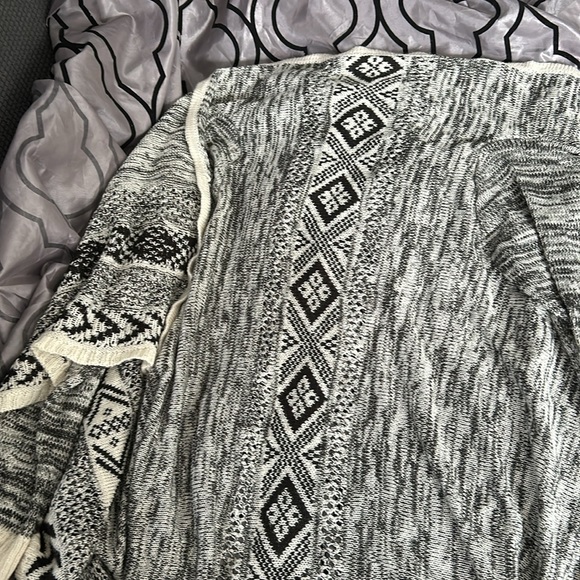 XL xhilaration black and white open front cardigan - Picture 5 of 5